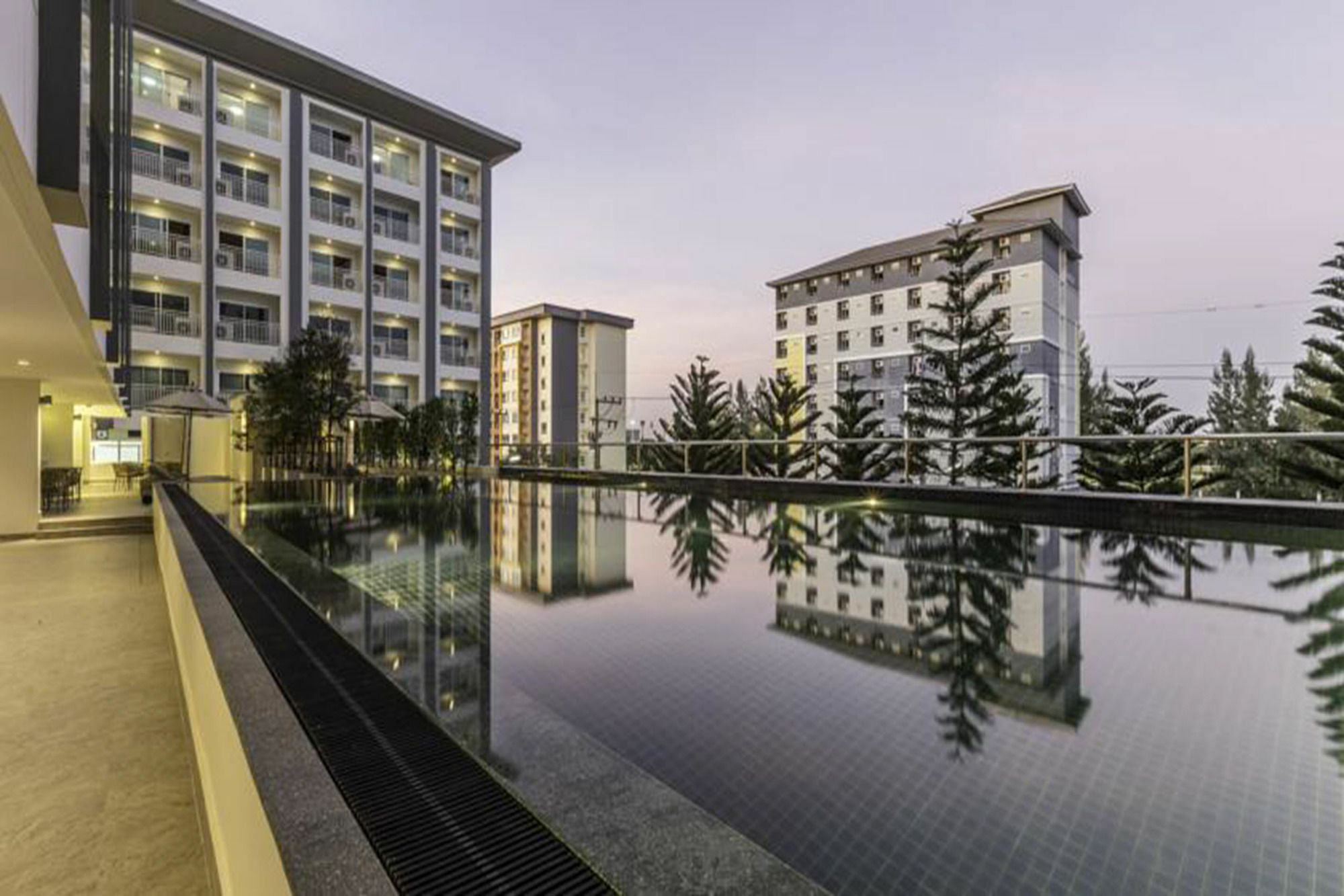 Kantary Hotel And Serviced Apartment, Amata, Bangpakong Ban Tamru Екстериор снимка