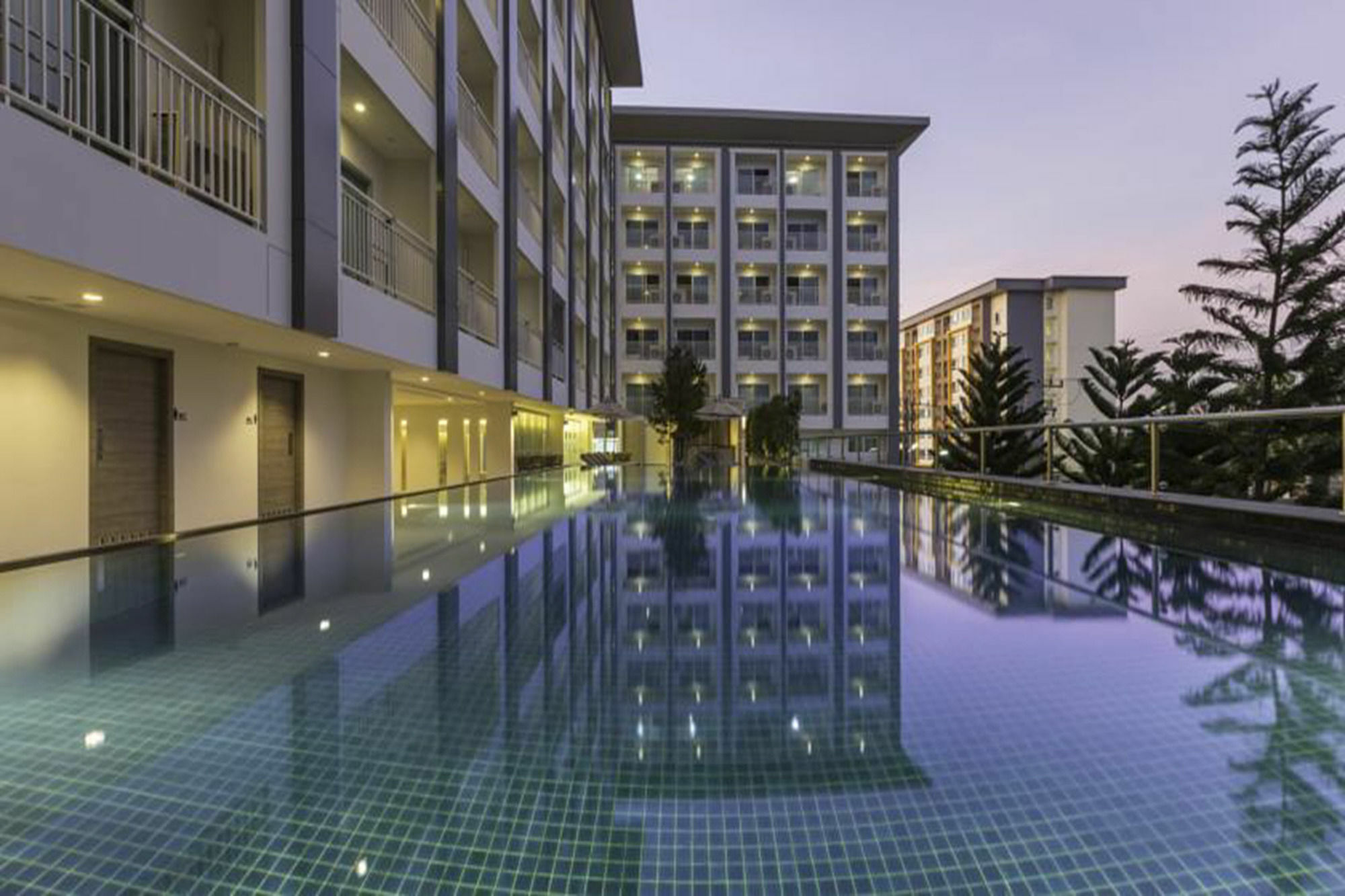 Kantary Hotel And Serviced Apartment, Amata, Bangpakong Ban Tamru Екстериор снимка